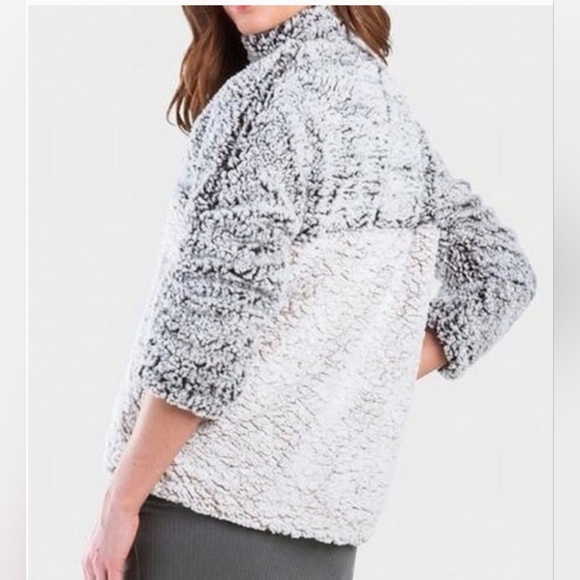 Thread & Supply Half-Zip Sherpa - Picture 2 of 8